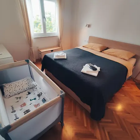 Sunny Aura - Spacious And Bright, With Parking Pula