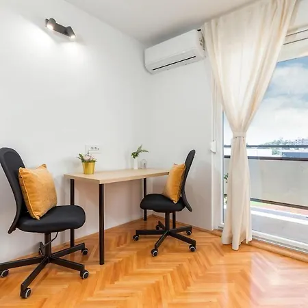 Sunny Aura - Travel & Work - With Parking Pula