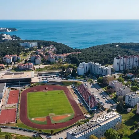 Sunny Aura - Travel & Work - With Parking Pula