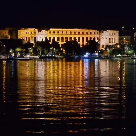 Sunny Aura - Lungomare - With Parking * פולה
