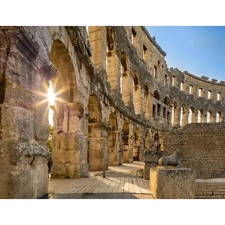 Apartment Sunny Aura - Travel & Work - With Parking