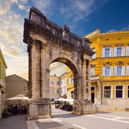 Sunny Aura - Travel & Work - With Parking