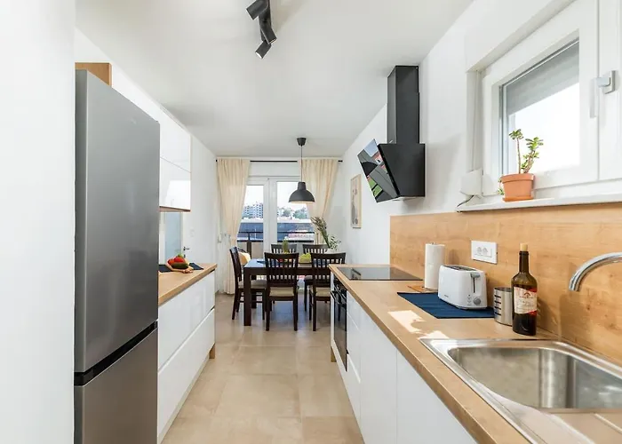 Lejlighed Sunny Aura - Travel & Work - With Parking