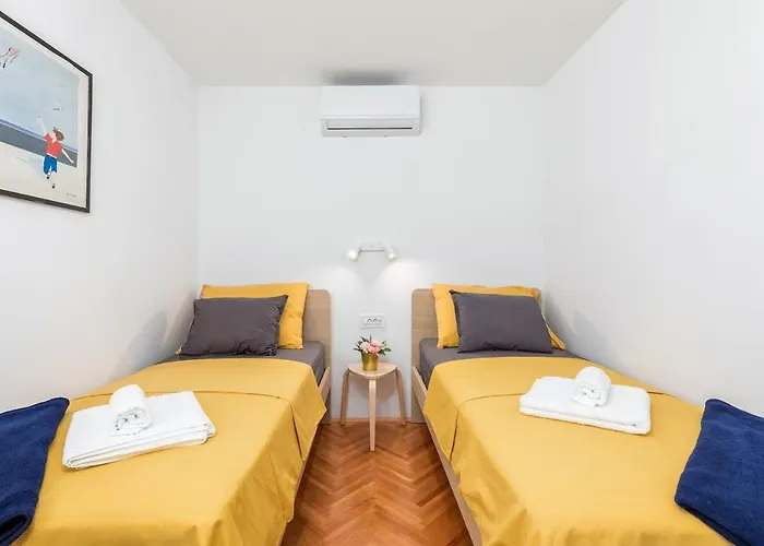 Sunny Aura - Travel & Work - With Parking *